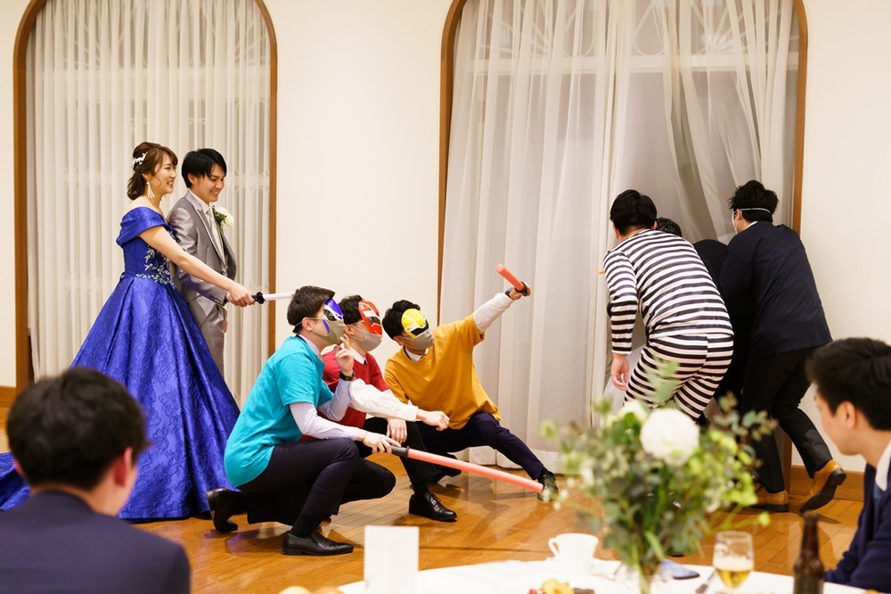 ゲストからのサプライズに涙!?笑顔と絆のウエディング♡