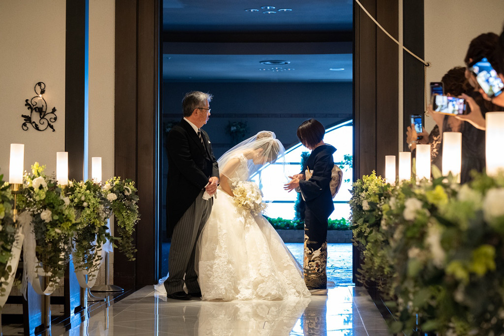 華やかな結婚式のポイントはテーマカラーを徹底した空間作り♡