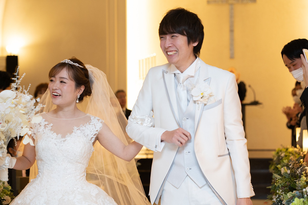 華やかな結婚式のポイントはテーマカラーを徹底した空間作り♡