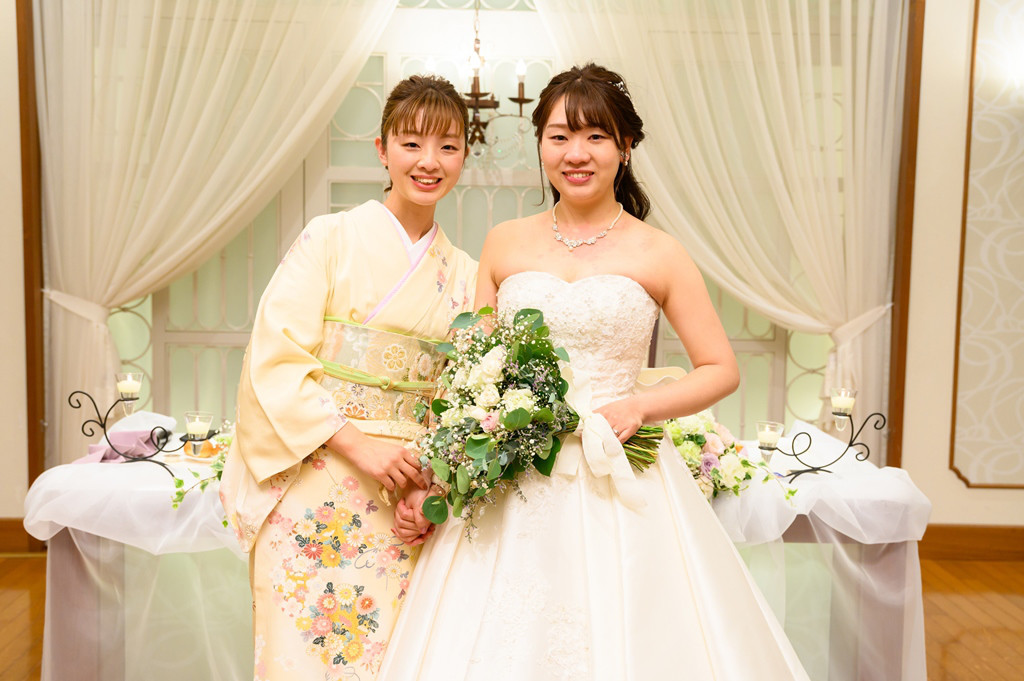 しあわせいっぱいの結婚式に、個性をひとさじ♡ 
笑顔と絆の結婚式