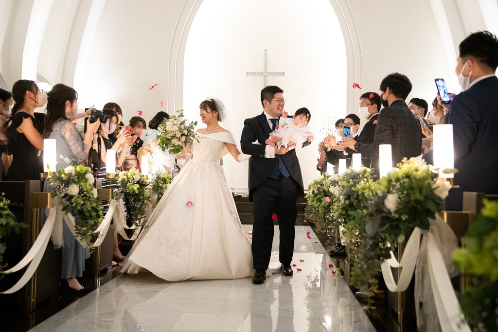 しあわせいっぱいの結婚式に、個性をひとさじ♡ 
笑顔と絆の結婚式