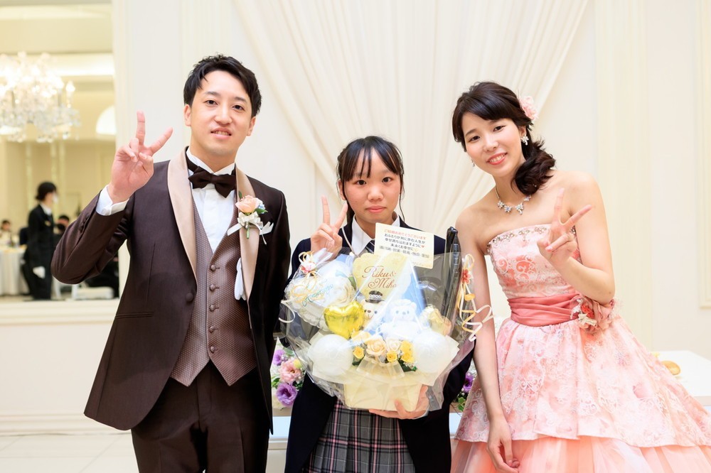 ゲスト参加型が盛りだくさん！
共通のご友人と笑顔いっぱいの結婚式♡