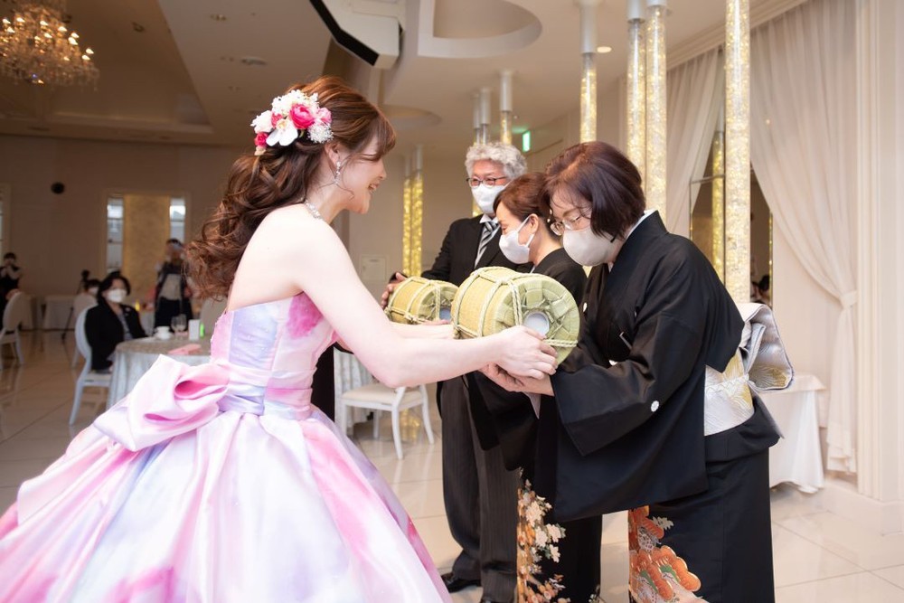 お色直し入場はライブ会場のように♪