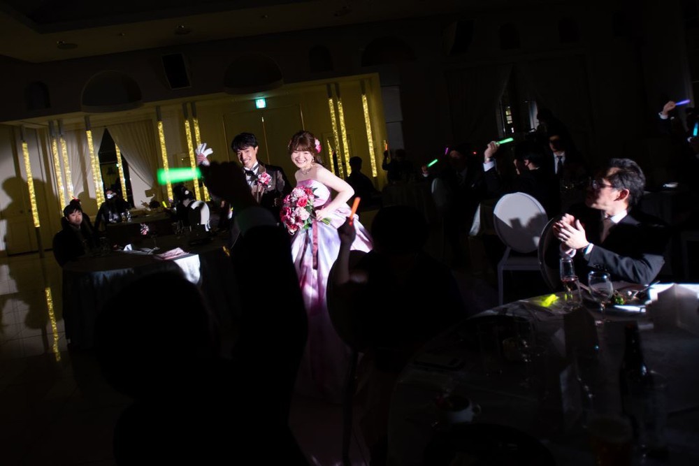 お色直し入場はライブ会場のように♪